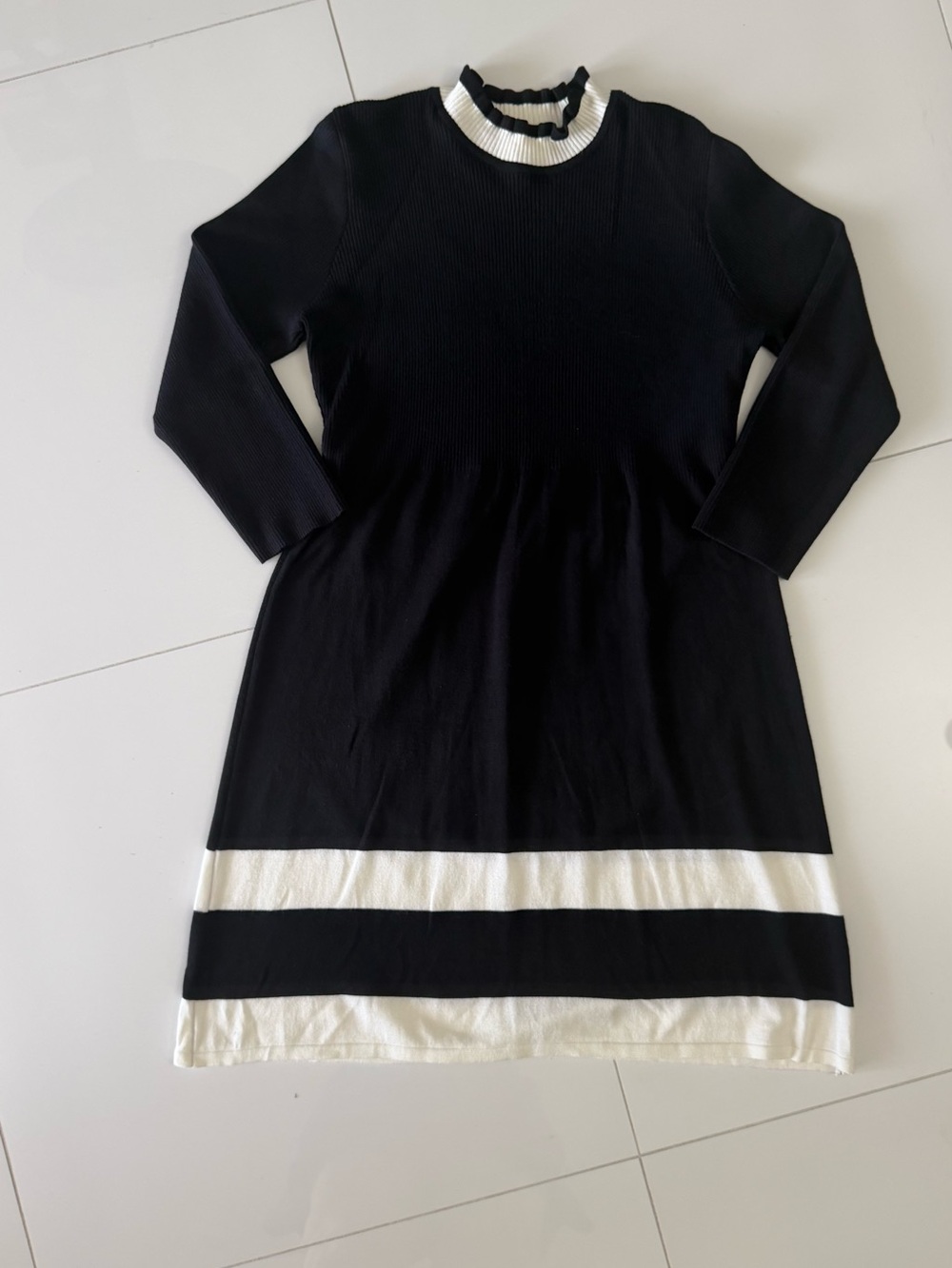Robbie Bee Black and White Stripe Hem Long Sleeve Dress